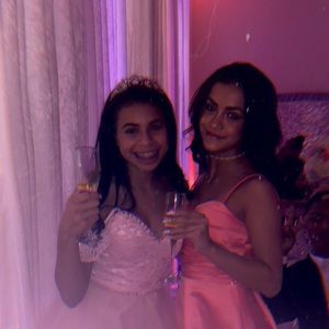 Meet your Posher, Mia